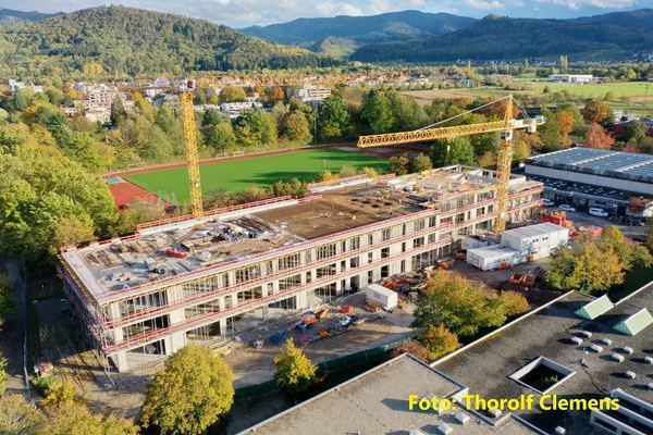 Luftbildaufnahme  mit Sicht Richtung Stadion